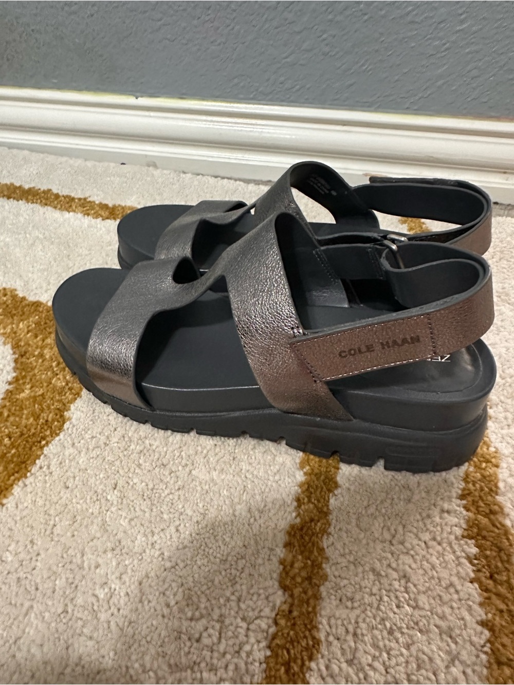 Cole Haan Zero Grand Silver/ Anthracite Sandal Size 6 - Picture 3 of 6